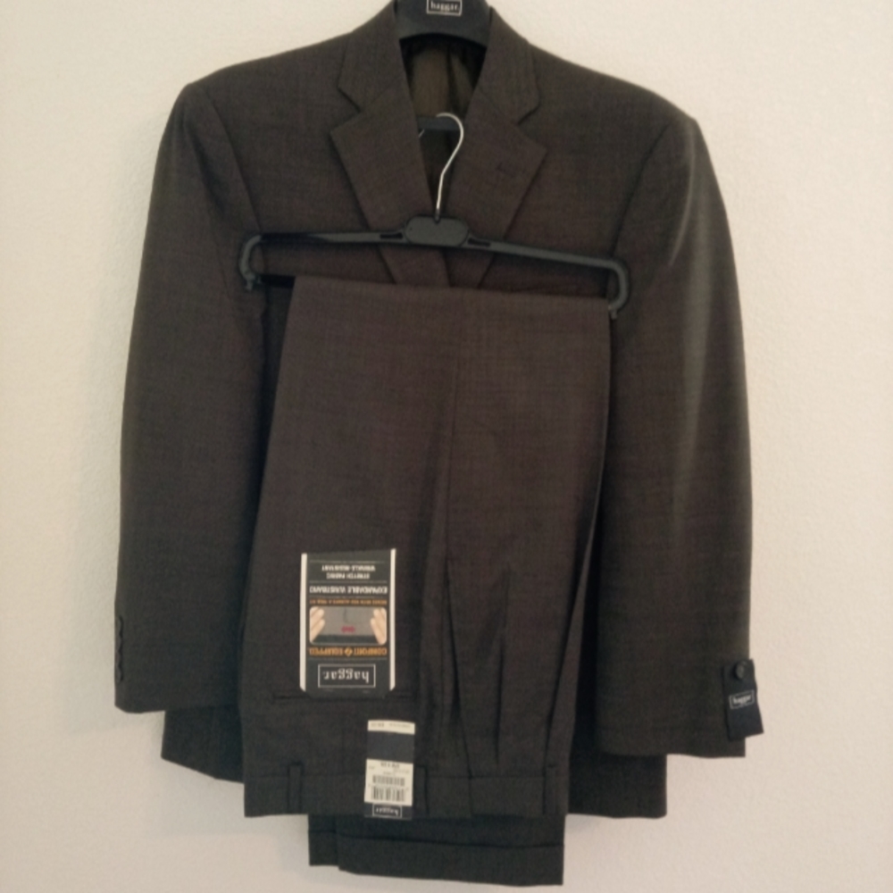 New. Haggar men's suit